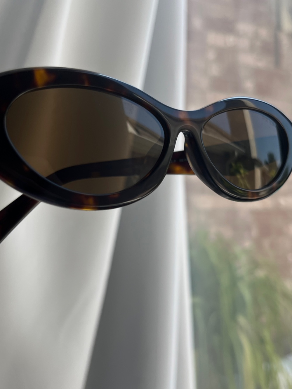 Prada Brown Tortoiseshell Sunglasses with Black Logo Case - Picture 2 of 5